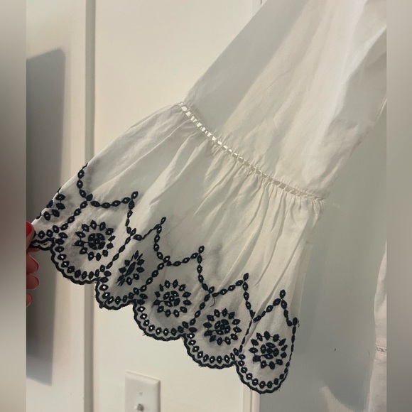 GAP White Ruffled Blouse with navy blue Embellishments size L (S110) - Picture 4 of 8